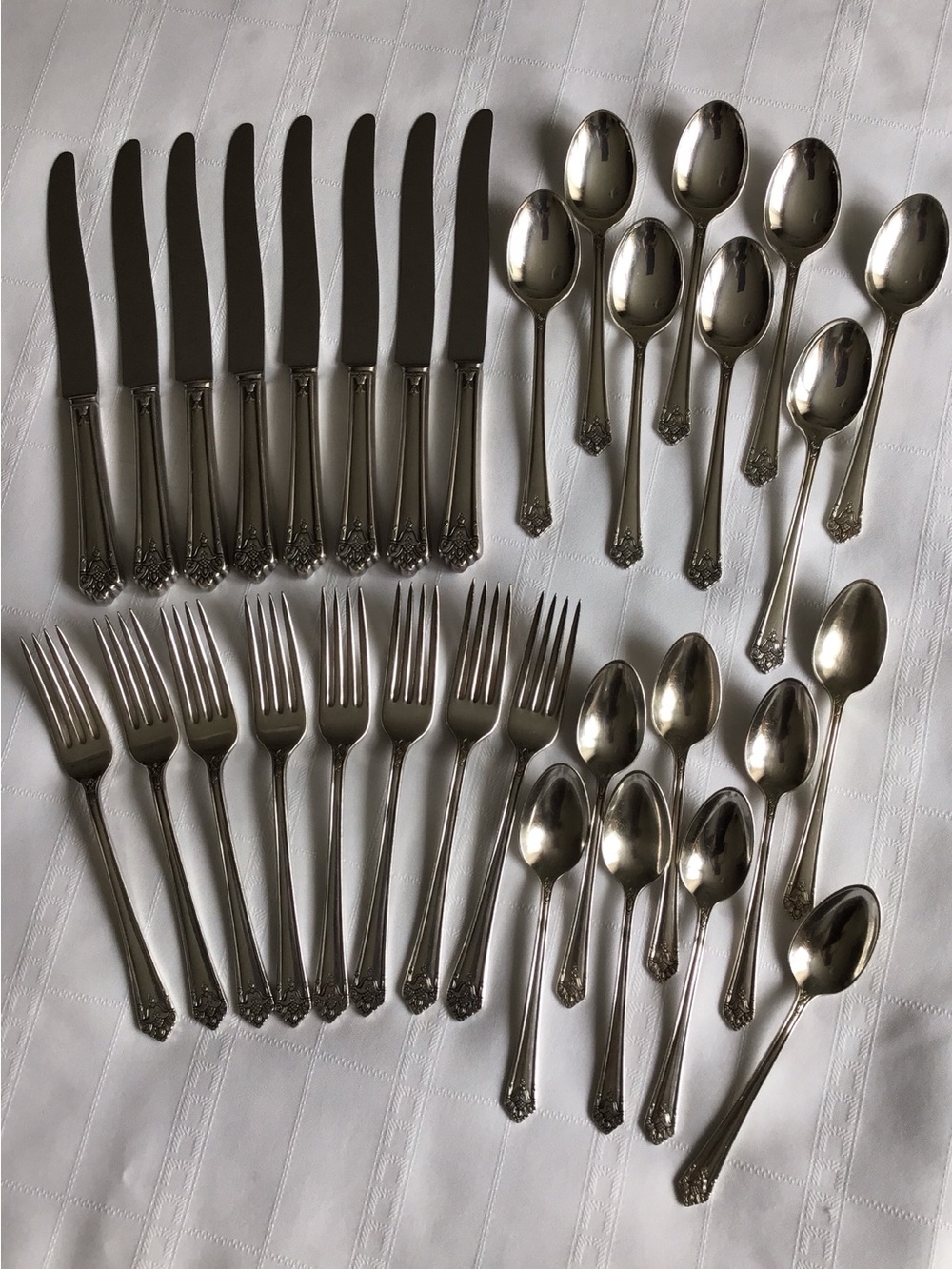 Vintage 1847 Rogers Bros IS Her Majesty Silver-plated 32 Piece - Service for 8